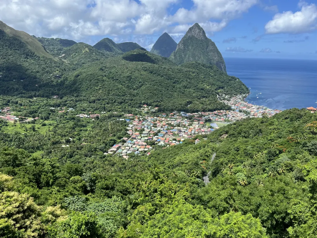 Sugar Beach (Anse des Pitons)
